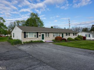 352 S Sporting Hill Rd, Mechanicsburg, PA 17050