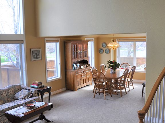Living room/dining room