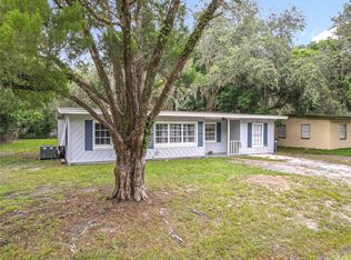 131 E 3rd Ct, Chuluota, FL 32766