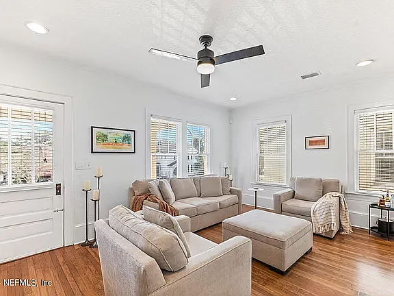 2973 Herschel St — Photo 11