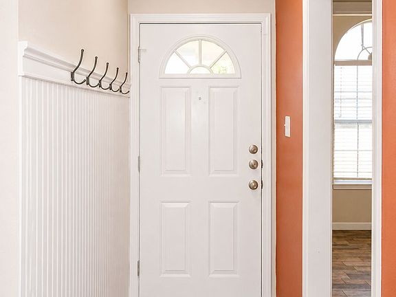 3rd image of 2305 Duke Ln