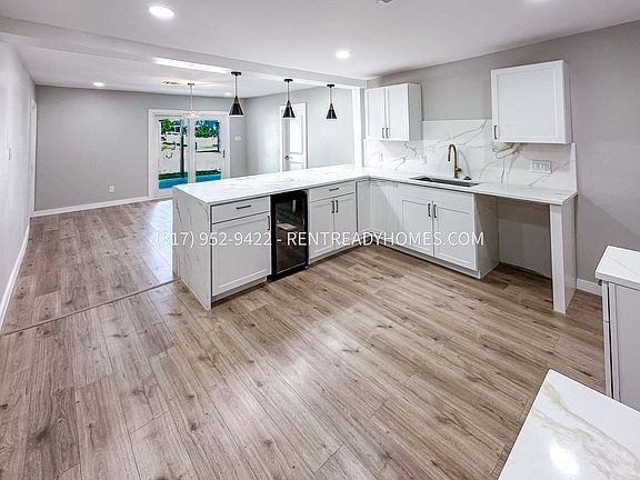 4th image of 1219 Des Jardines St