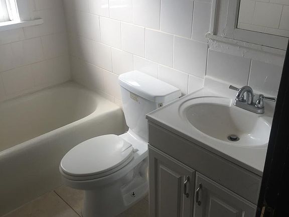 5th image of 419 Holly Hills Ave APT 2A