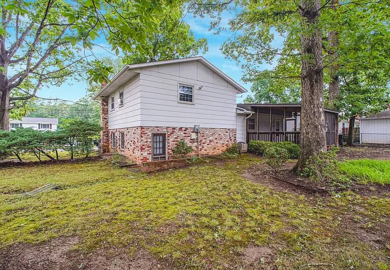 408 Deerwood Dr — Photo 26