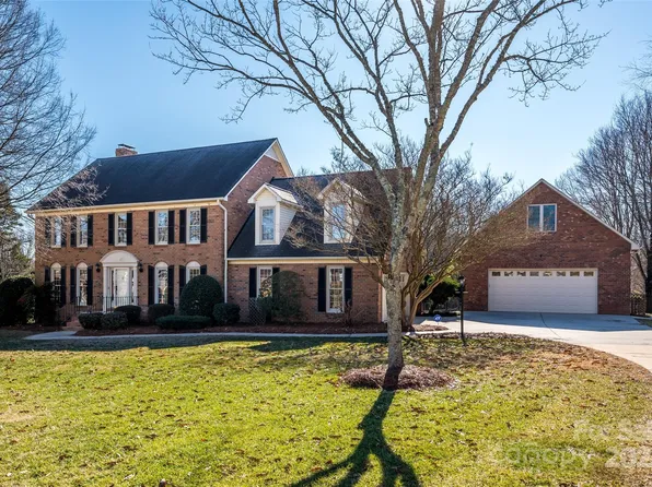 8147 Camelot Dr, Harrisburg, NC 28075