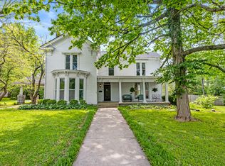 210 Montgomery Ave, Versailles, KY 40383