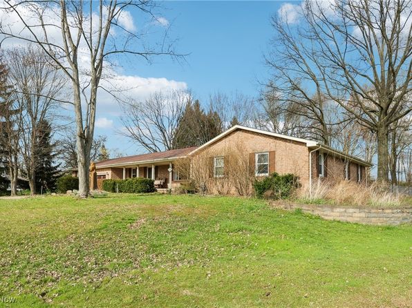 7357 E Parkside Dr, Youngstown, OH 44512
