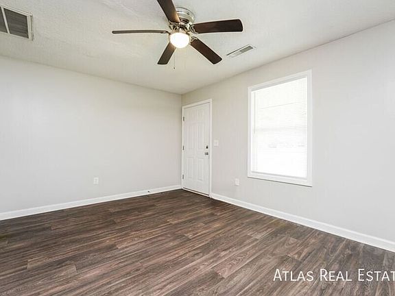 4th image of 322 Lexington Hts #322