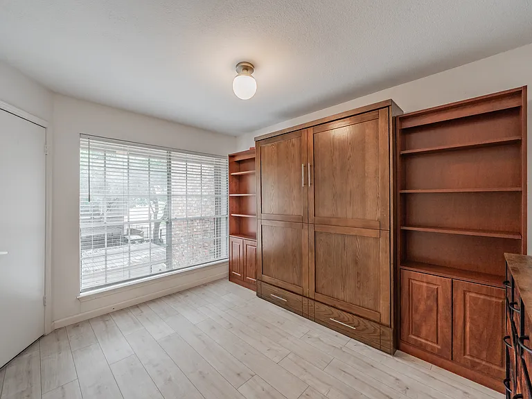 2402 Northlake Ct — Photo 22