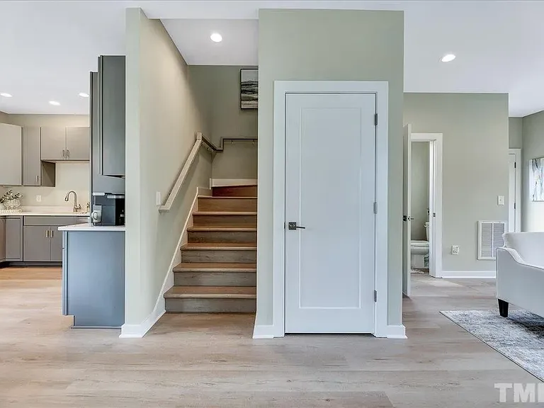 412 Commonwealth St — Photo 2