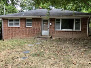 108 Vaughan St, Farmville, VA 23901