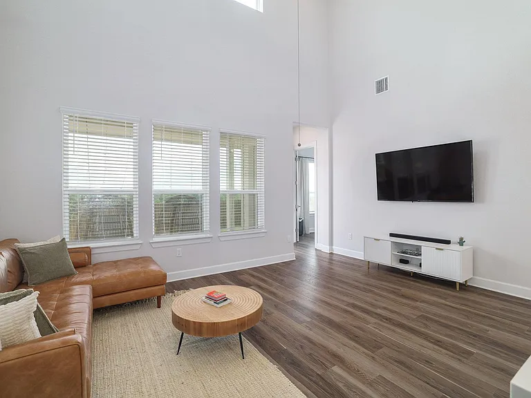 4906 Seadrift Dr — Photo 7