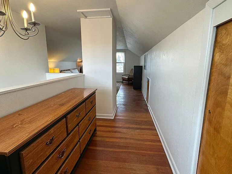 115 E Court St — Photo 10