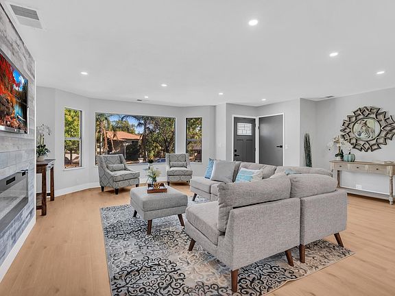 4th image of 4753 Amelia Dr