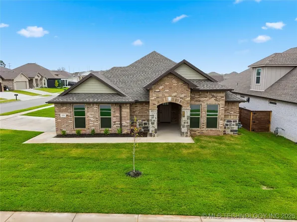 2124 E 128th Pl S, Jenks, OK 74037