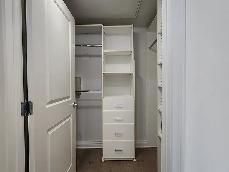 147 S Doheny Dr #102 — Photo 24