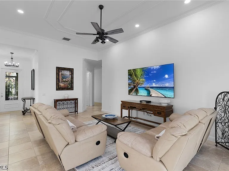 7983 Valentina Ct — Photo 10
