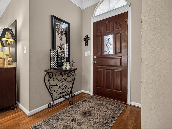 2nd image of 144 Stratford Cir