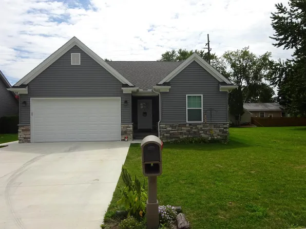 555 Mabel St, Marine City, MI 48039