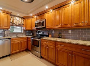 820 S Hollybrook Dr APT 209, Pembroke Pines, FL 33025