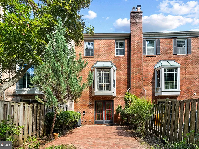 1260 Masters Dr — Photo 40