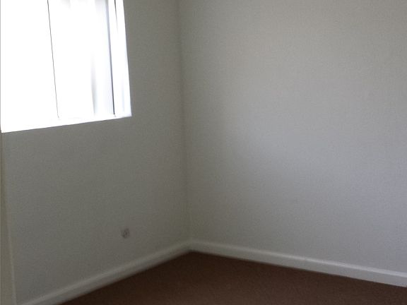 5th image of 1363 E Acacia Ave APT 8