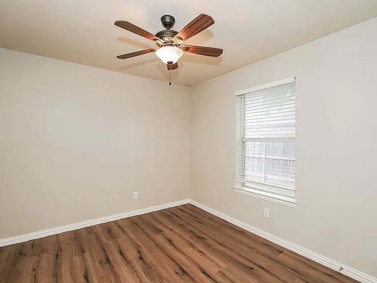 211 Dove Mdws — Photo 14