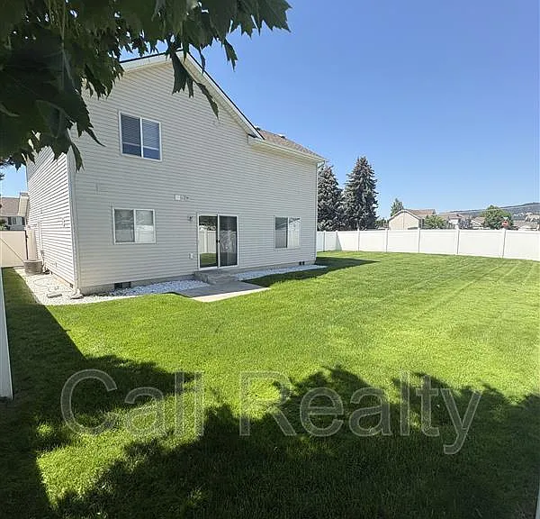 1814 N Arc St — Photo 14