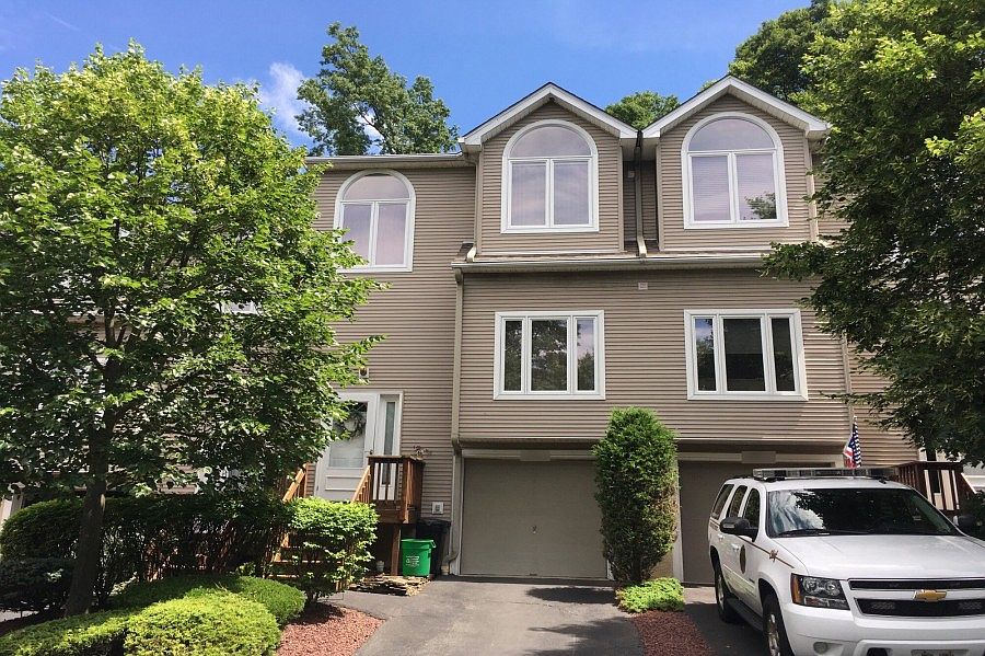 1st image of 204 Foltim Way