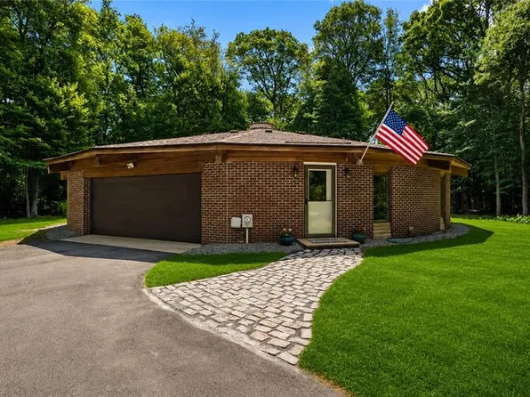 2 Pachet Brook Rd, Little Compton, RI 02837