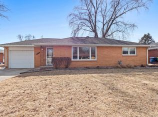 1932 Hillside Ln, Green Bay, WI 54302