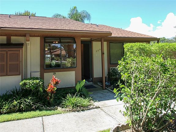 3rd image of 204 Corkwood Ln