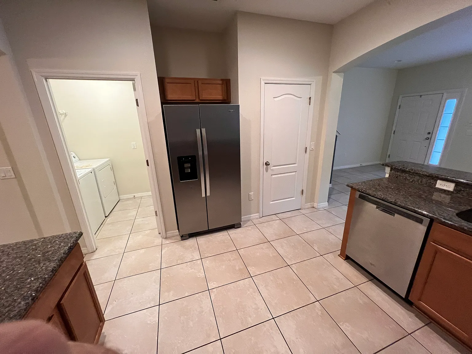 3 bed, 2.5 bath, 1476 sqft, $2,400 — Photo 2