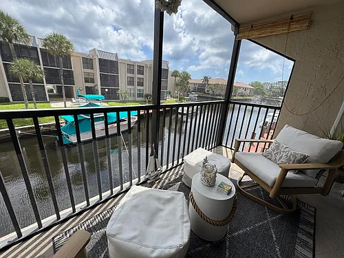 6 Royal Palm Way Photo 1