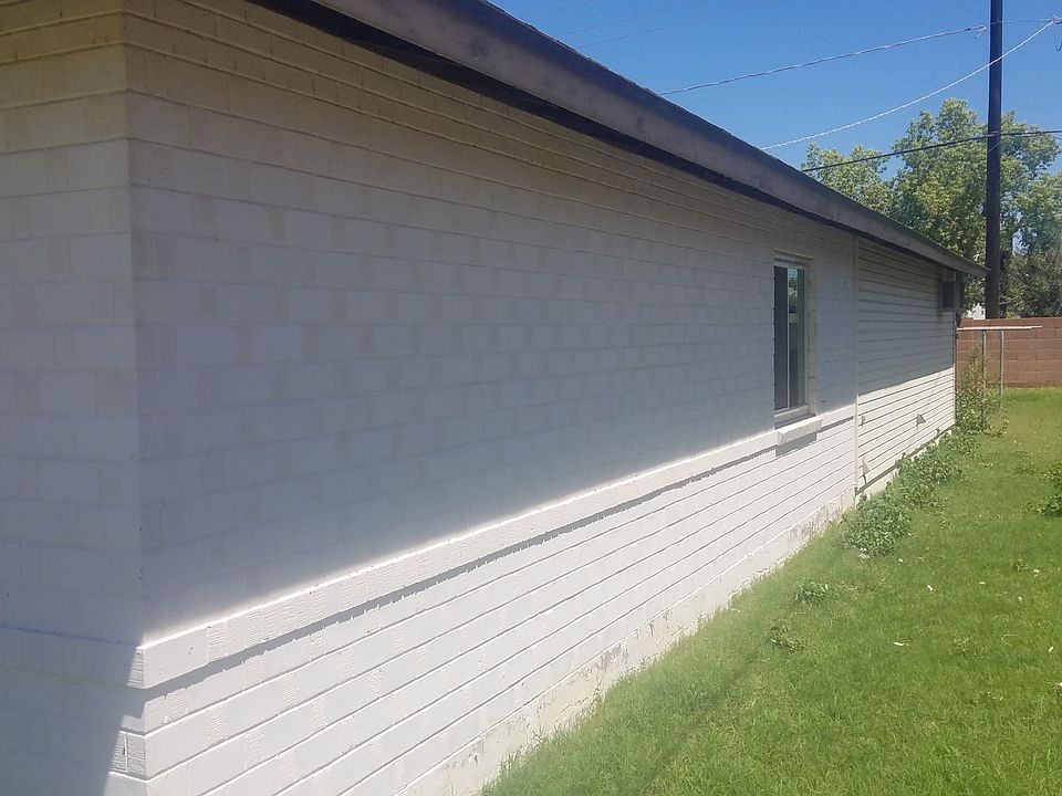 2nd image of 3640 E Piccadilly Rd