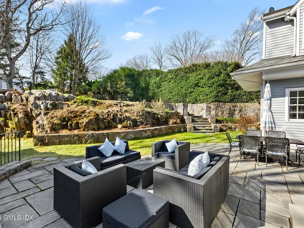 152 Lockwood Rd, Riverside, CT 06878