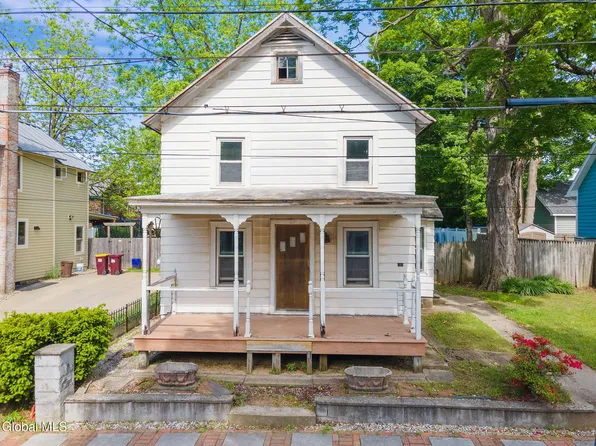 28 Warren Street, Saratoga Springs, NY 12866