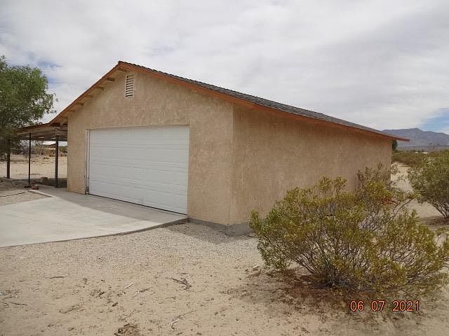 2nd image of 39233 Sage Rd