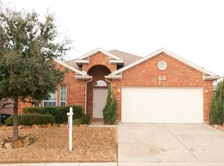 9905 Bend Ct, Fort Worth, TX 76177