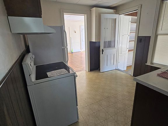 3rd image of 437 George St #1