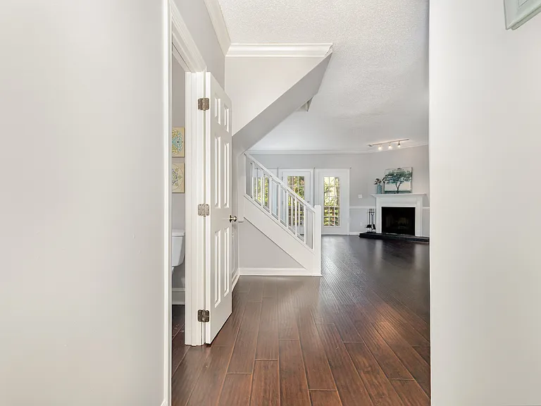 6111 Highcastle Ct — Photo 2