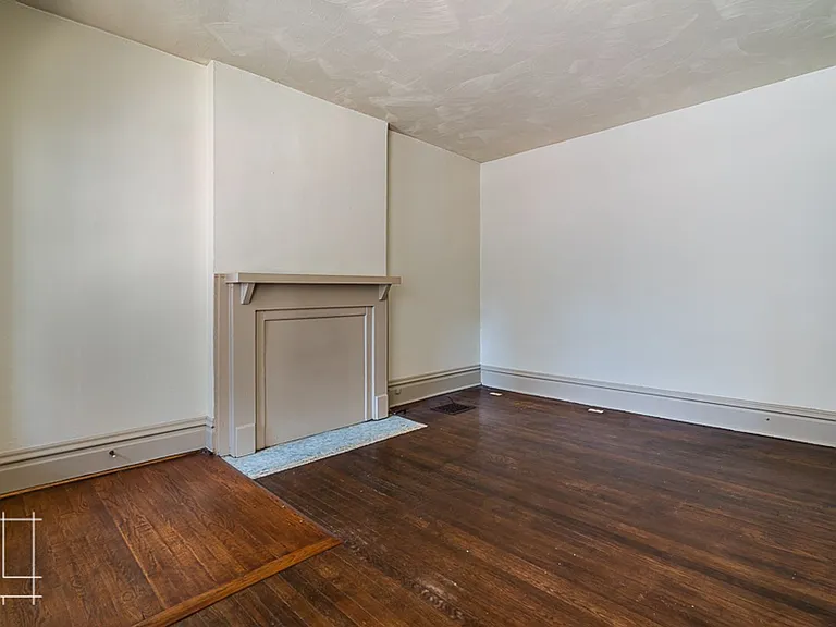 35 Lundy St. — Photo 2