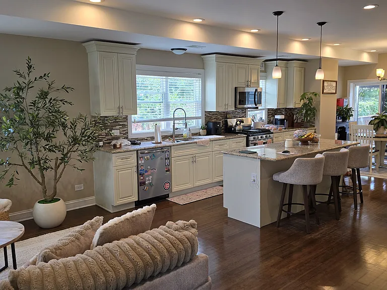 7211 W Leland Ave — Photo 3