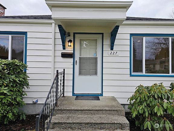 5th image of 227 J Street SE