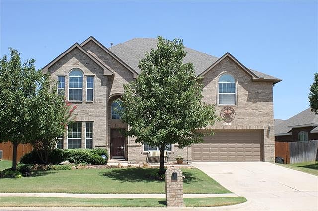 1st image of 4011 Greenwood Way