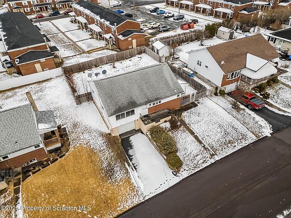 5th image of 109 Park Dr