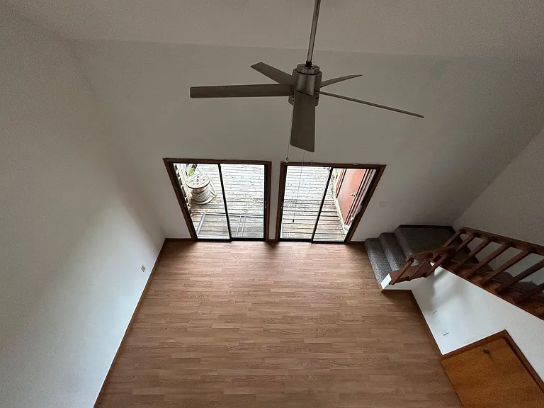 7005 SW 46th Ave — Photo 8