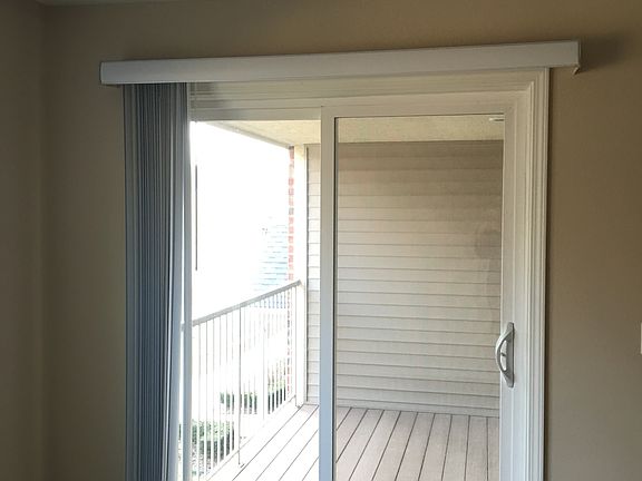 5th image of 49275 E Woods Dr
