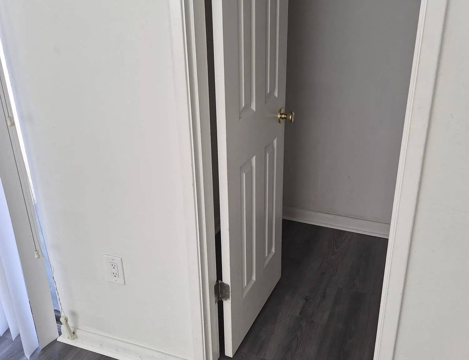 1 bed, 1.5 bath, 1076 sqft, $2,200 — Photo 2