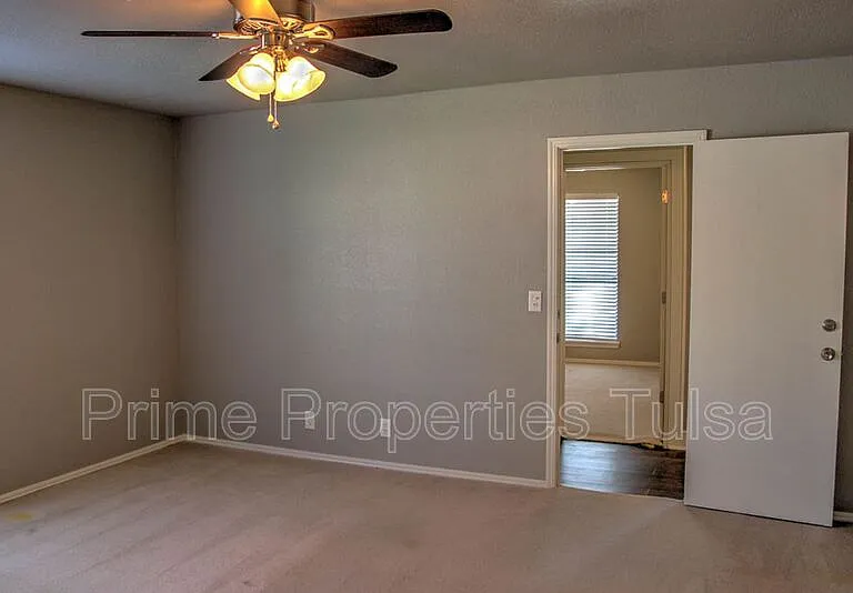 7907 E 80th St — Photo 16